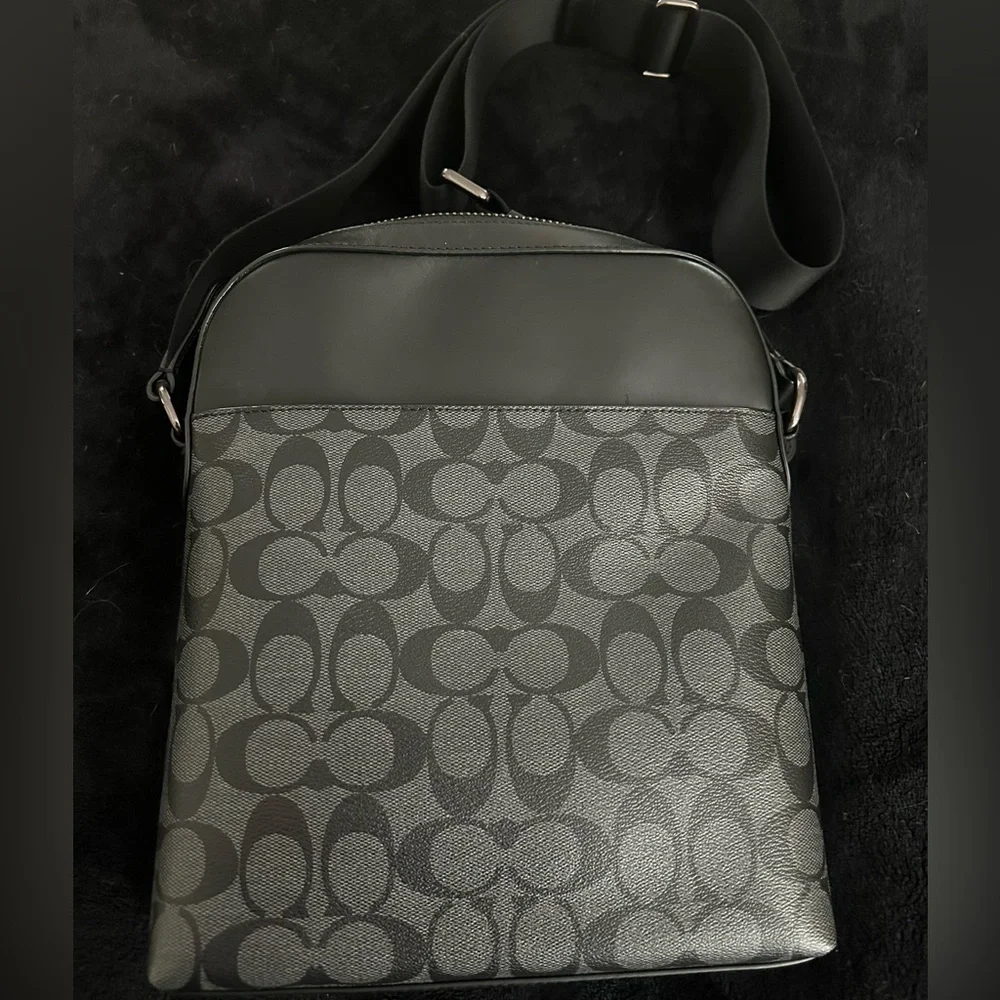 SOLD Coach Crossbody Black - Picture 3 of 4